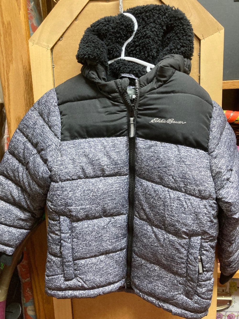 Eddie Bauer Boys Winter Coat Black and Charcoal Grey Size 4